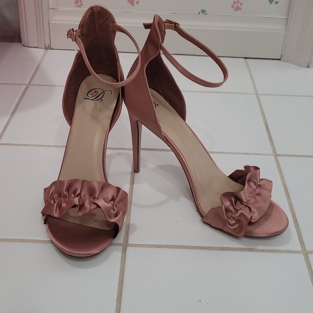 Womens rose gold heel